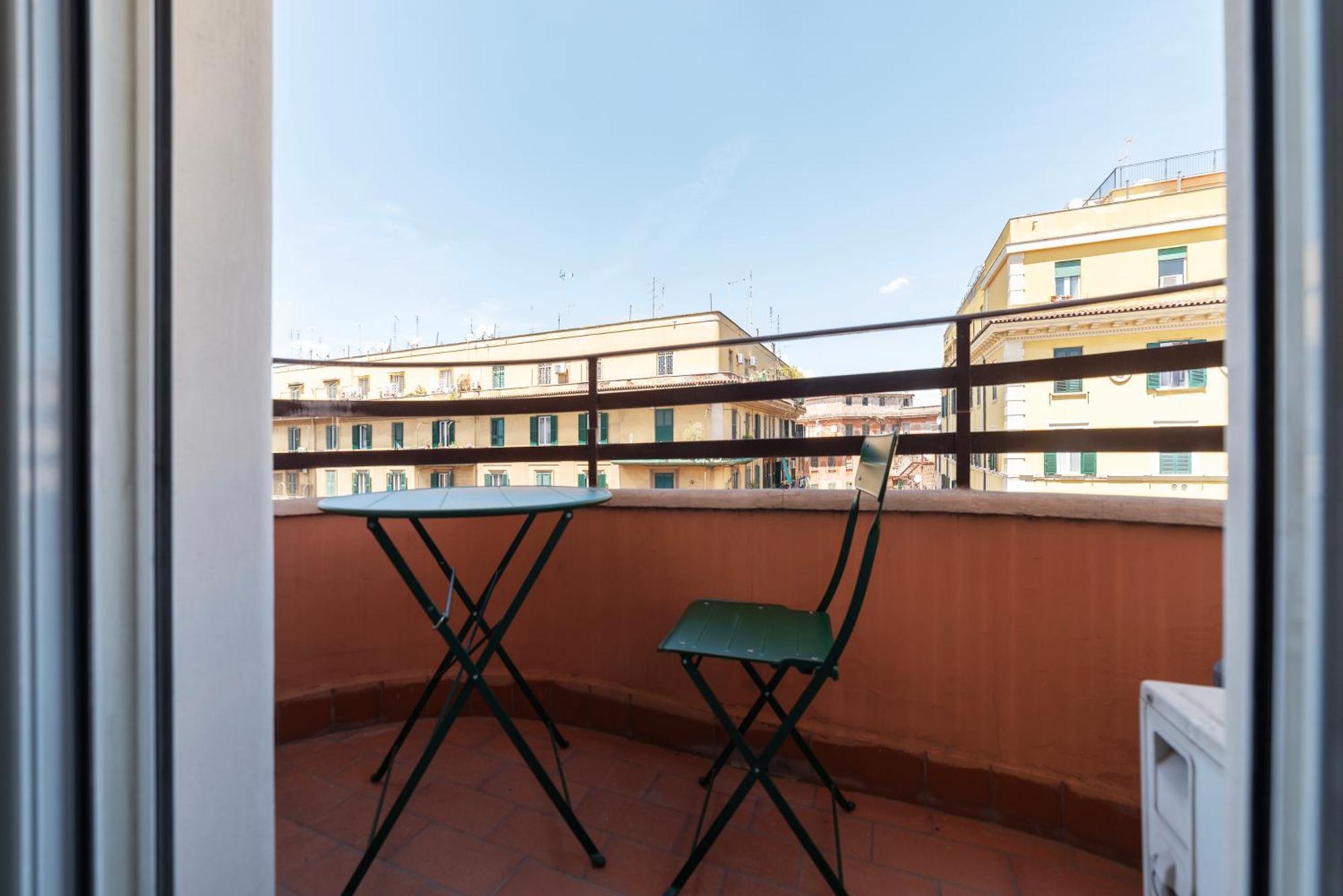 Vista Sulla Basilica Di San Giovanni Mm Lodi Apt Rome Exterior photo